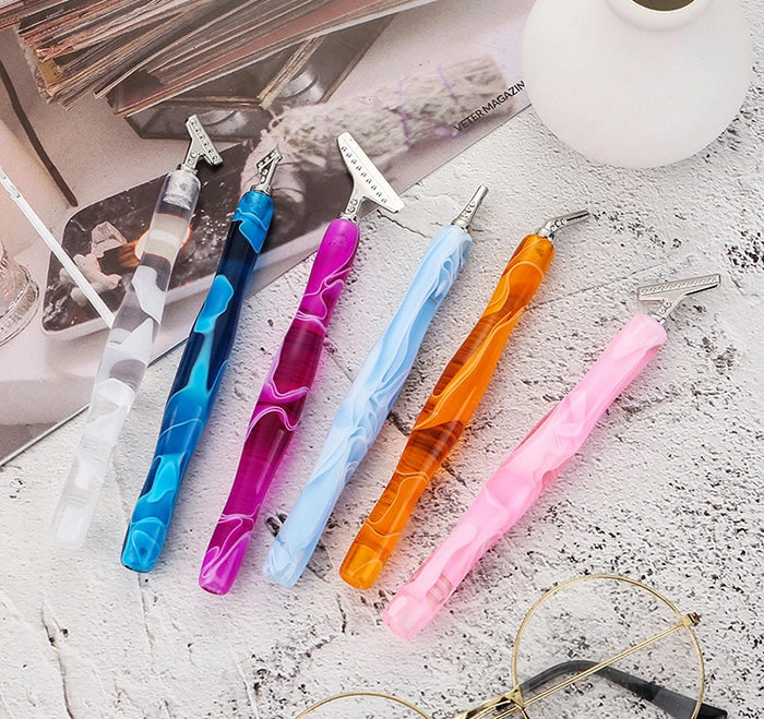 Set of colorful alloy diamond painting pens with storage boxes – perfect for gifting, family crafting, or professional use.